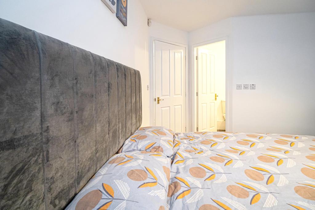2 bedroom apartment for sale in Chandlers Court, Victoria Dock, Hull