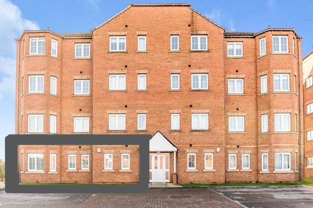 2 bedroom apartment for sale in Chandlers Court, Victoria Dock, Hull