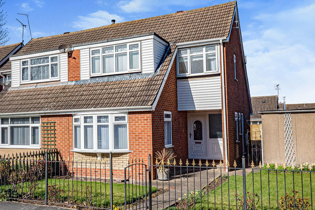 3 bedroom semidetached house for sale in Ridsdale, Hull, East