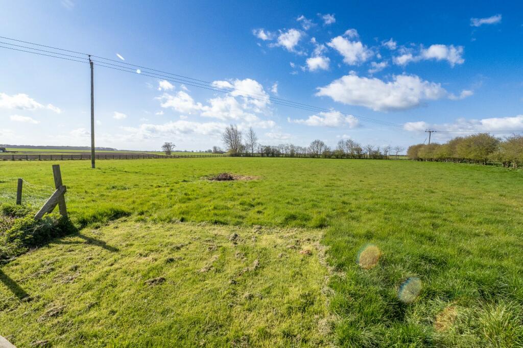 4 bedroom bungalow for sale in Garton Road, Aldbrough, Hull, East