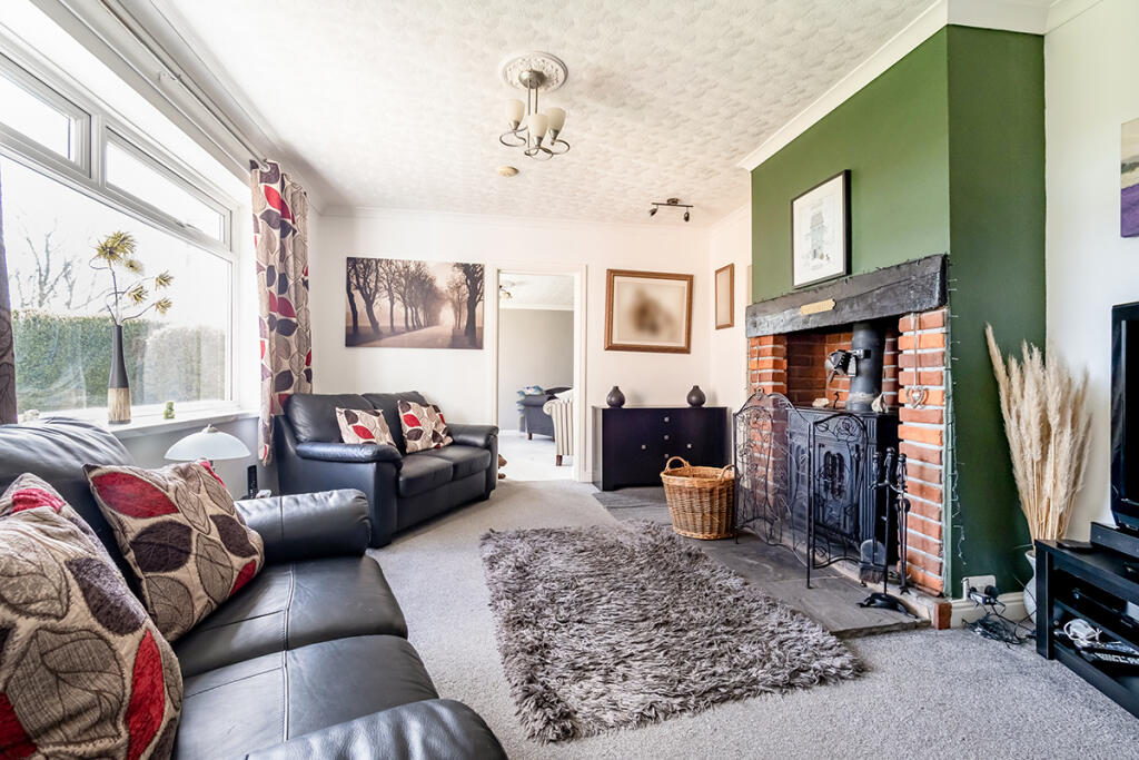 4 bedroom bungalow for sale in Garton Road, Aldbrough, Hull, East