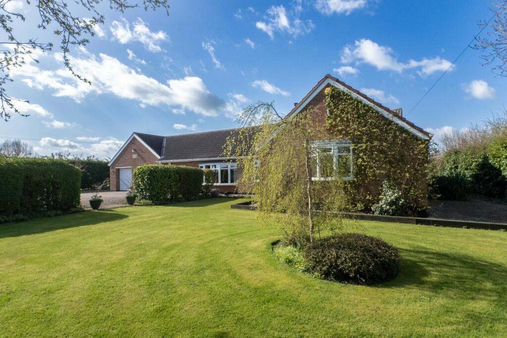 4 bedroom bungalow for sale in Garton Road, Aldbrough, Hull, East