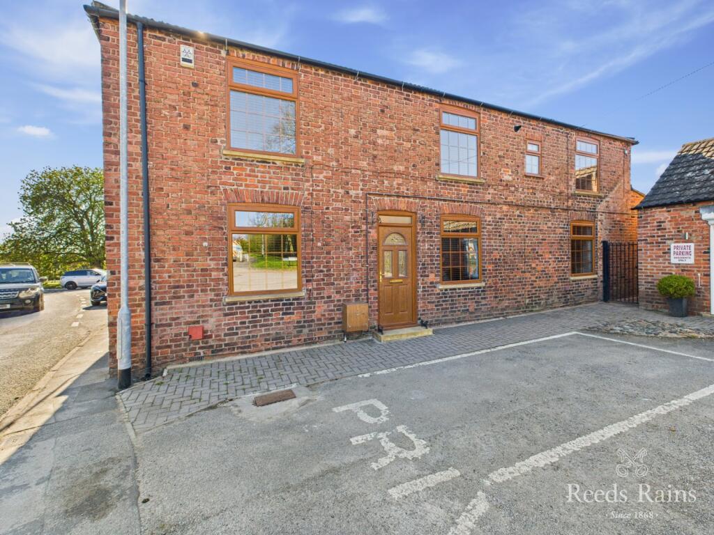 Main image of property: Main Road, Sproatley, Hull, East Yorkshire, HU11