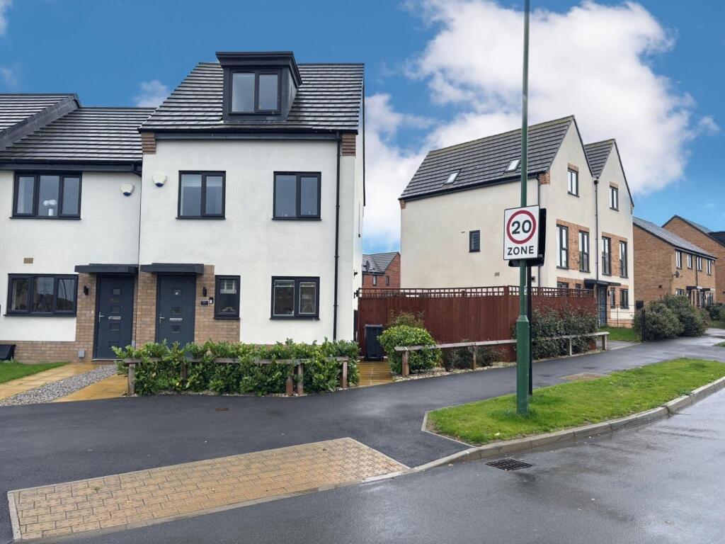 Main image of property: Pioneer Way, Kingswood, Hull, East Riding of Yorkshi, HU7