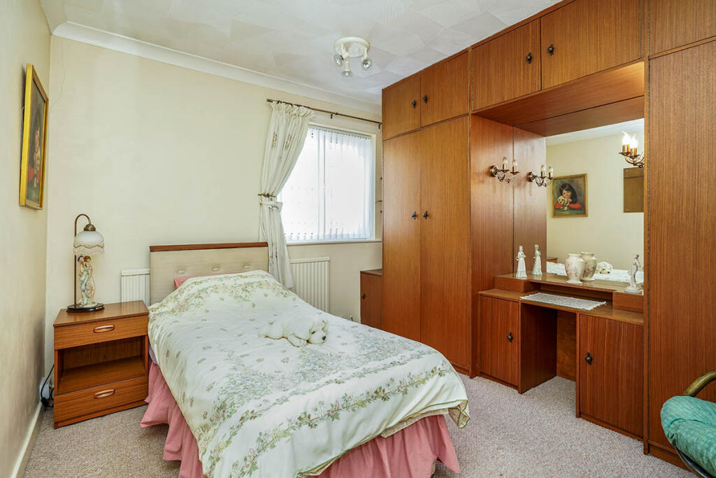3 bedroom bungalow for sale in Templegate Crescent, Leeds, West