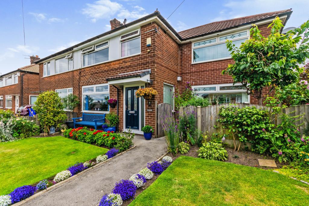 4 bedroom semidetached house for sale in Primrose Crescent, Hyde, Greater Manchester, SK14