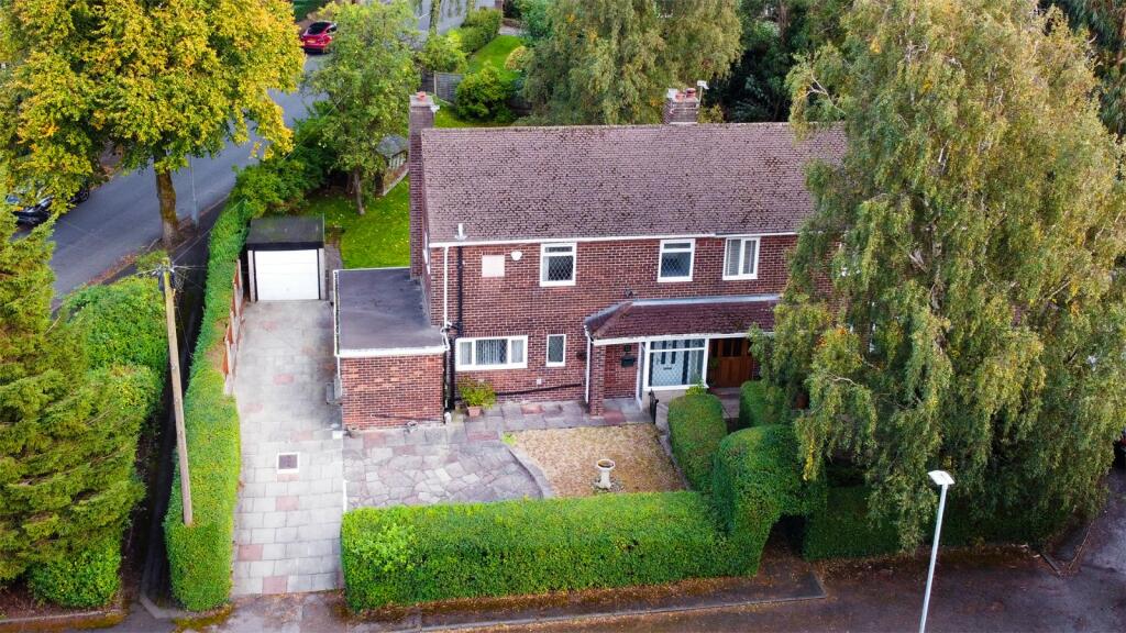 3 bedroom semidetached house for sale in Spring Avenue, Gee Cross