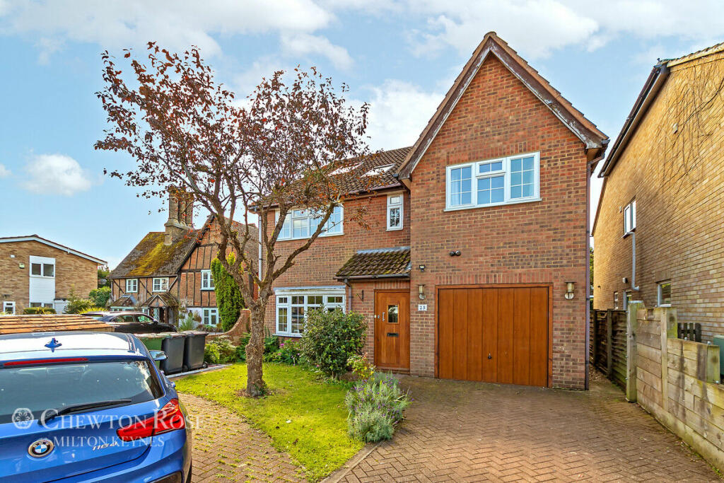 5 bedroom detached house for sale in West End Road, Silsoe, MK45