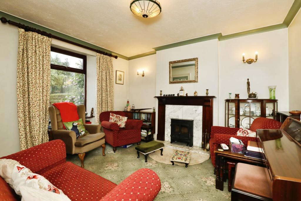 4 bedroom detached house for sale in Welbeck Street, Whitwell, Worksop