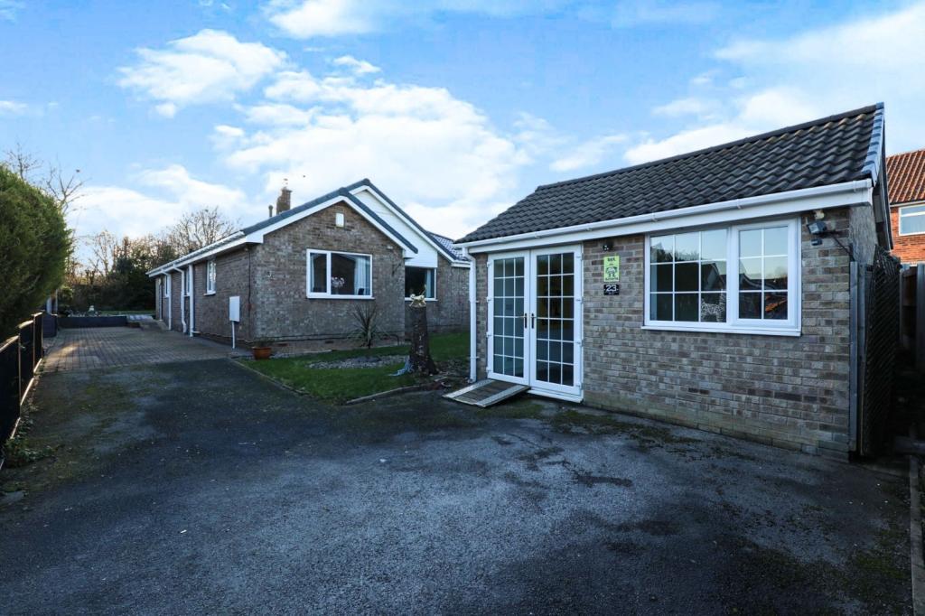 3 bedroom bungalow for sale in Rydal Road, Dinnington, Sheffield, South