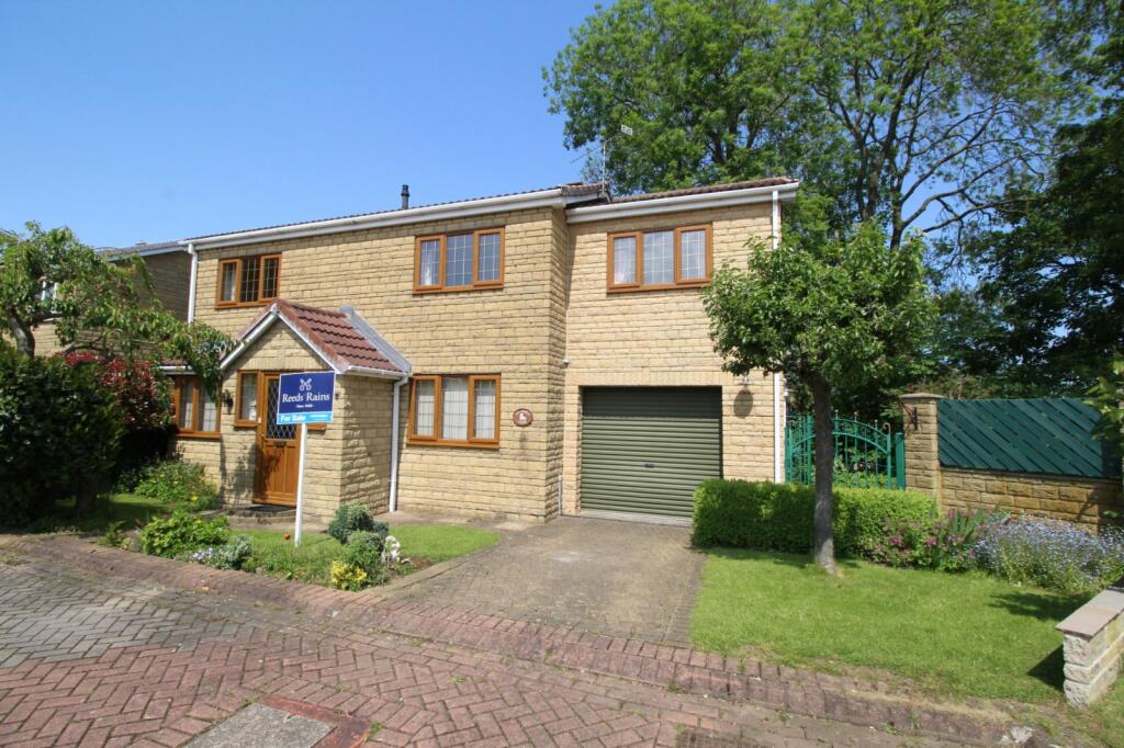 3 bedroom detached house for sale in Church Court, South Anston