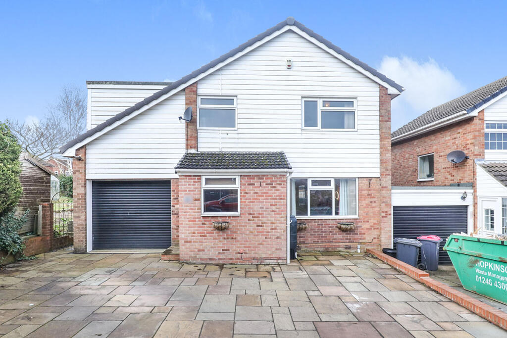 3 bedroom link detached house for sale in Lilac Close, South Anston