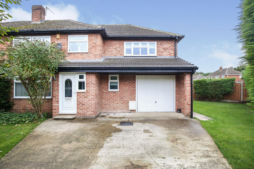 4 bedroom semidetached house for sale in Falcon Way, Dinnington