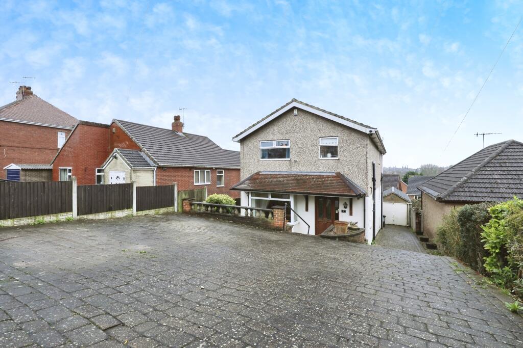 4 bedroom detached house for sale in Rackford Road, North Anston
