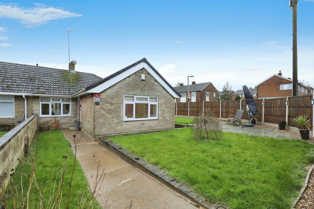 2 bedroom bungalow for sale in Ivanhoe Road, Thurcroft, Rotherham, South Yorkshire, S66