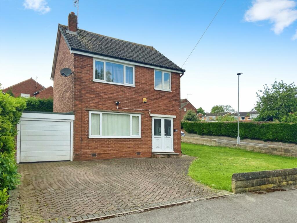 3 bedroom detached house for sale in Yew Tree Avenue, North Anston