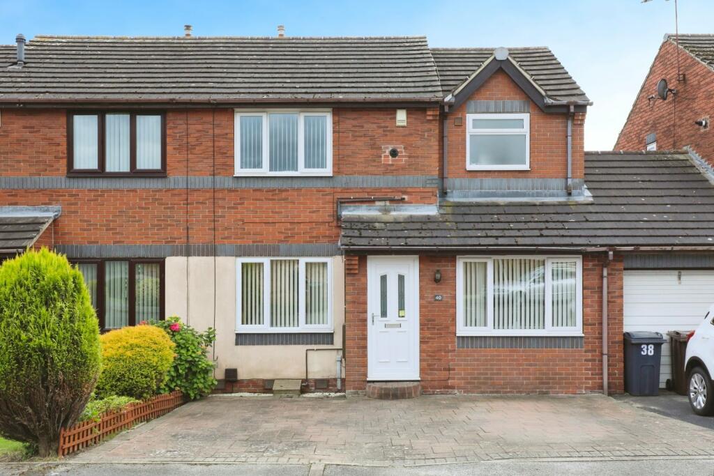 3 bedroom semidetached house for sale in Broad Bridge Close, Kiveton