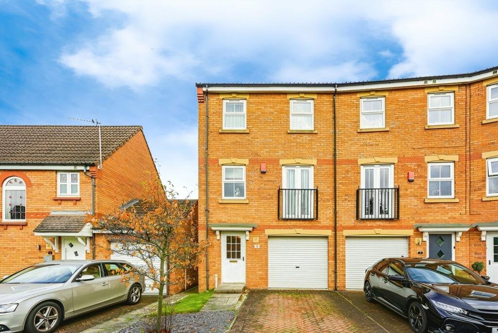 3 bedroom terraced house for sale in Ascot Drive, Dinnington, Sheffield