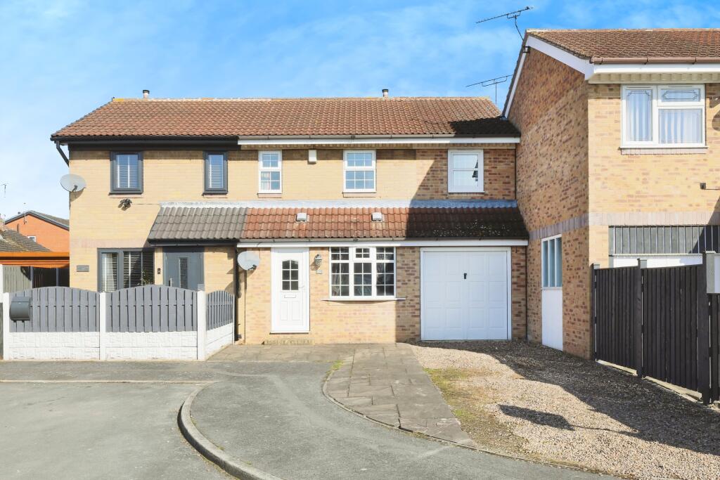 Main image of property: Hunters Close, Dinnington, Sheffield, South Yorkshire, S25