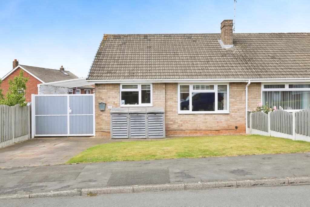 Main image of property: Broom Grove, South Anston, Sheffield, South Yorkshire, S25