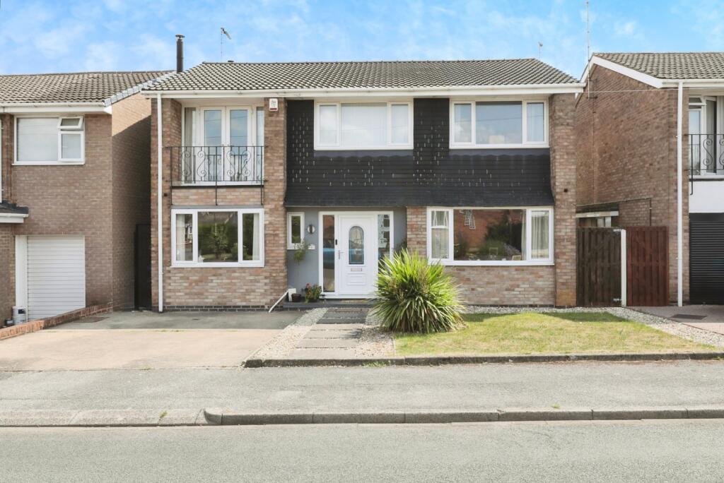 Main image of property: Strathaven Road, Carlton-in-Lindrick, Worksop, Nottinghamshire, S81