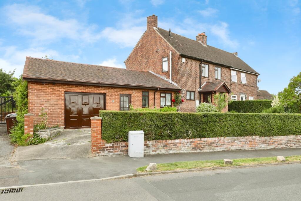 Main image of property: Queens Avenue, Kiveton Park, Sheffield, South Yorkshire, S26