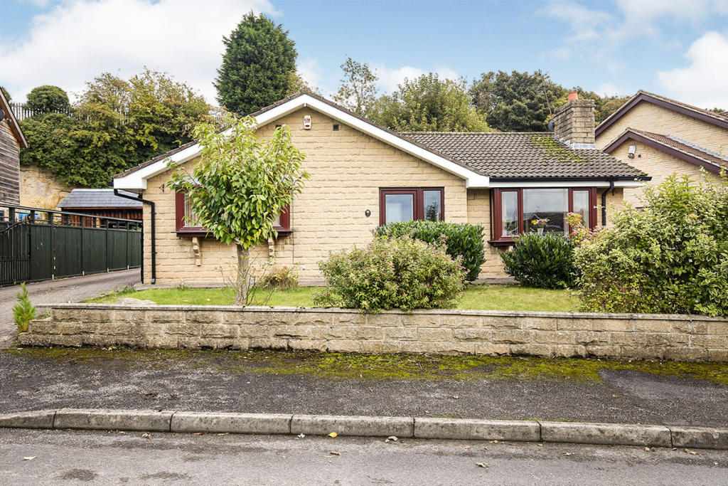 4 bedroom bungalow for sale in Limekilns, North Anston, Sheffield