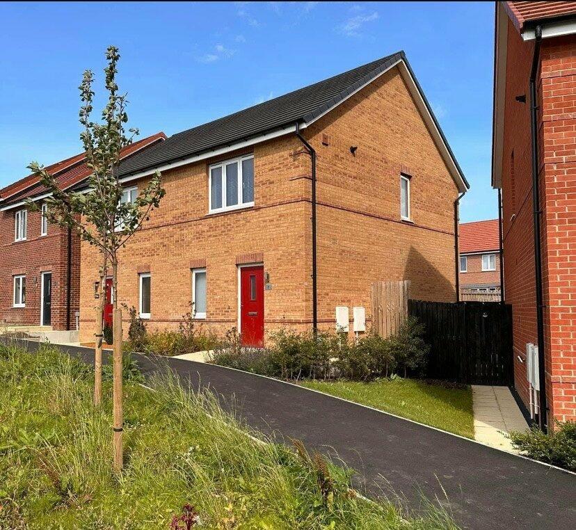 2 bedroom semidetached house for sale in Mason Gardens, Chilton