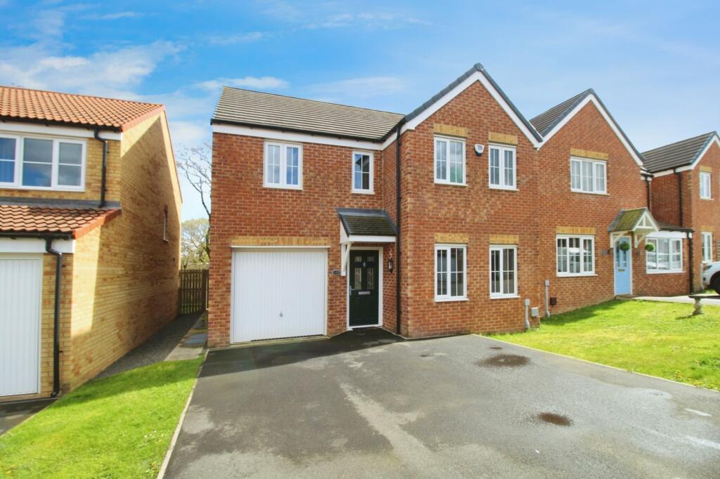 4 bedroom detached house for sale in Kielder Drive, The Middles