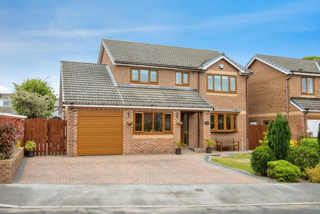 Main image of property: Upper Green Drive, Tingley, Wakefield, West Yorkshire, WF3
