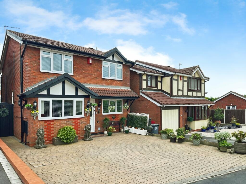 3 bedroom detached house for sale in Hatherton Close, Newcastle