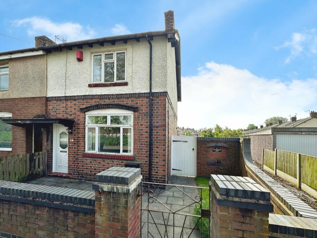 2 bedroom end of terrace house for sale in John O Gaunt Road, Newcastle