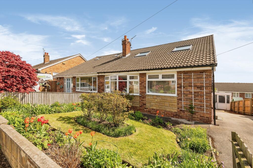 4 bedroom semidetached house for sale in Whitley Spring Road, Ossett