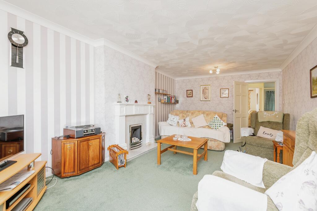 4 bedroom semidetached house for sale in Whitley Spring Road, Ossett