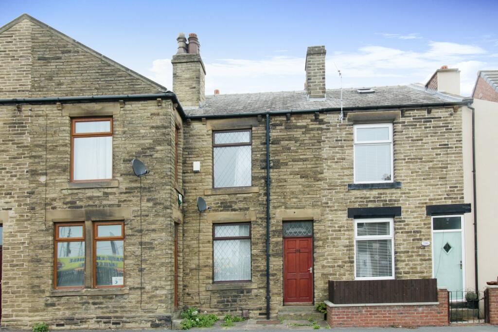 2 bedroom terraced house for sale in Dewsbury Road, Ossett, West