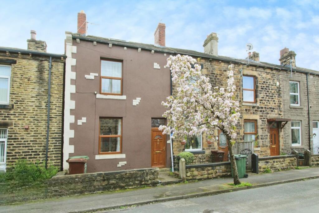 4 bedroom semidetached house for sale in Ryecroft Street, Ossett, West