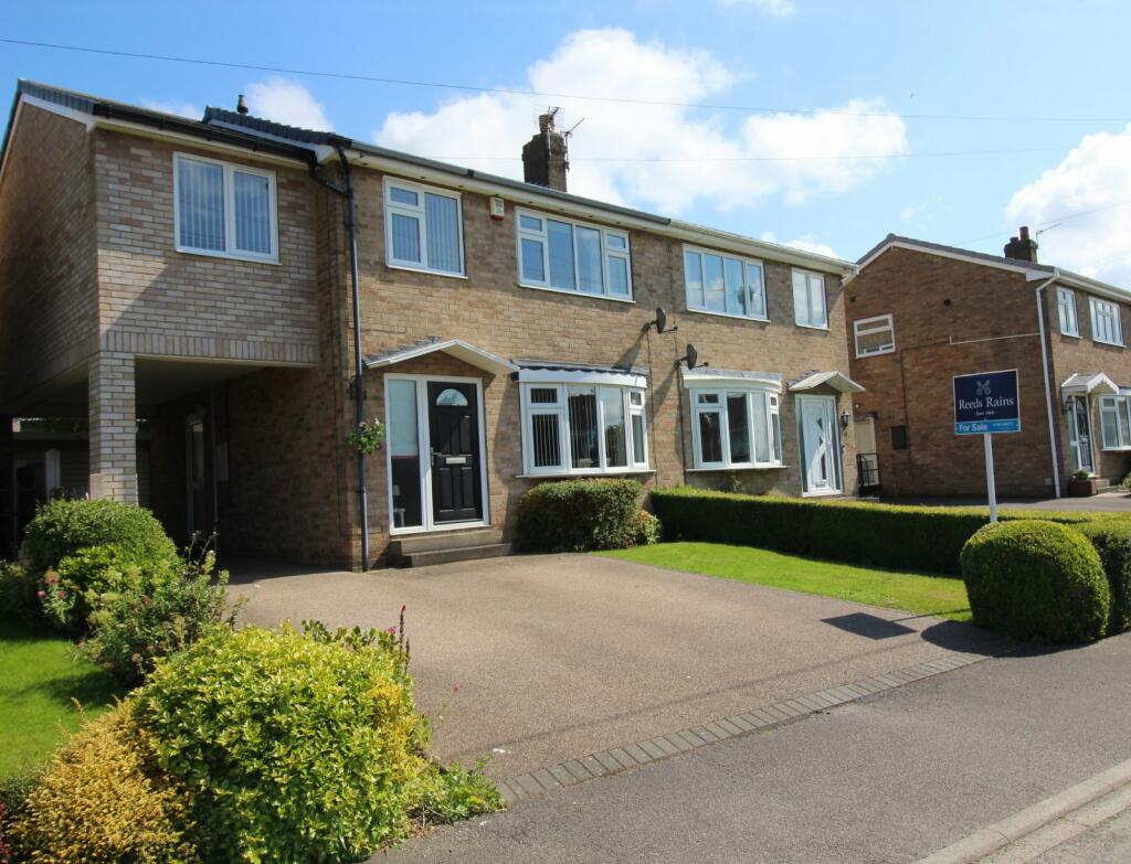 Main image of property: Longlands Road, Ossett, West Yorkshire, WF5