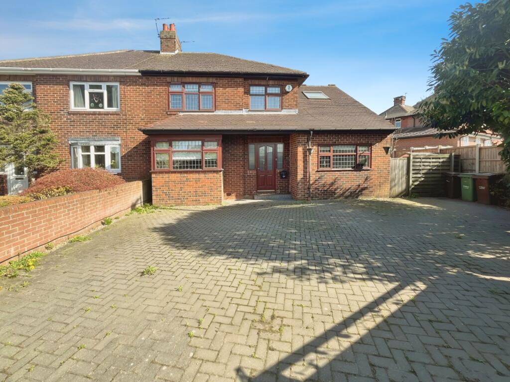 Main image of property: Kingsway, Ossett, West Yorkshire, WF5