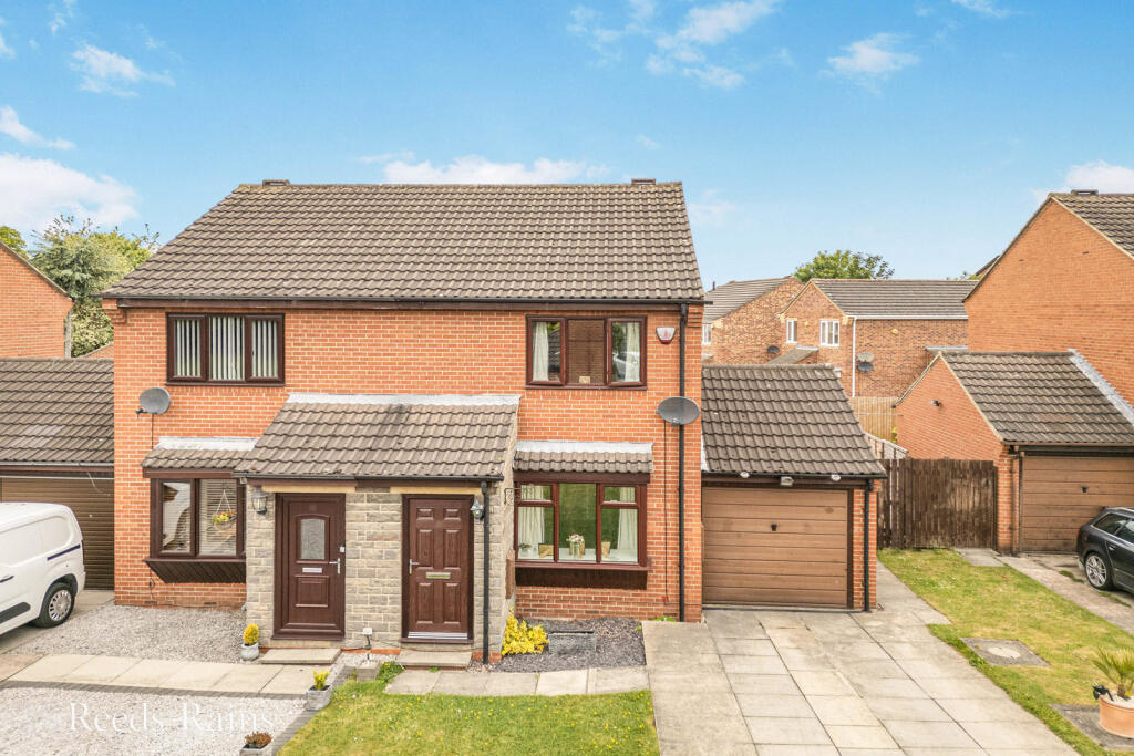 Main image of property: The Hawthorns, Ossett, WF5