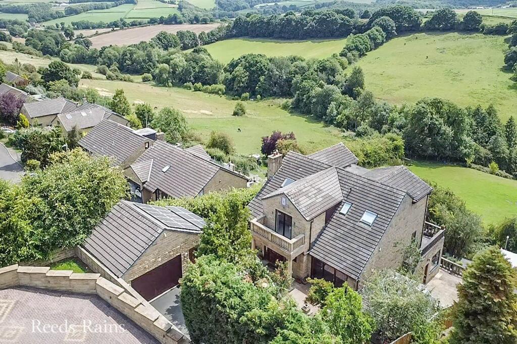 Main image of property: High Meadows, Low Road, Thornhill, Dewsbury, WF12