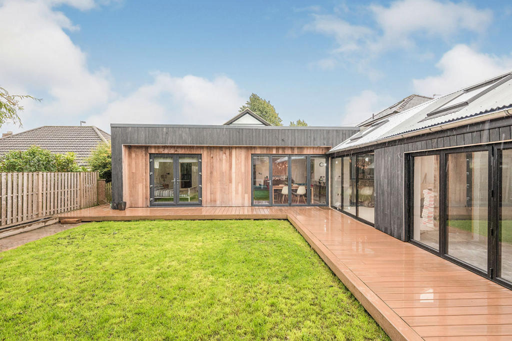 4 bedroom detached house for sale in Queens Drive, Ossett, West