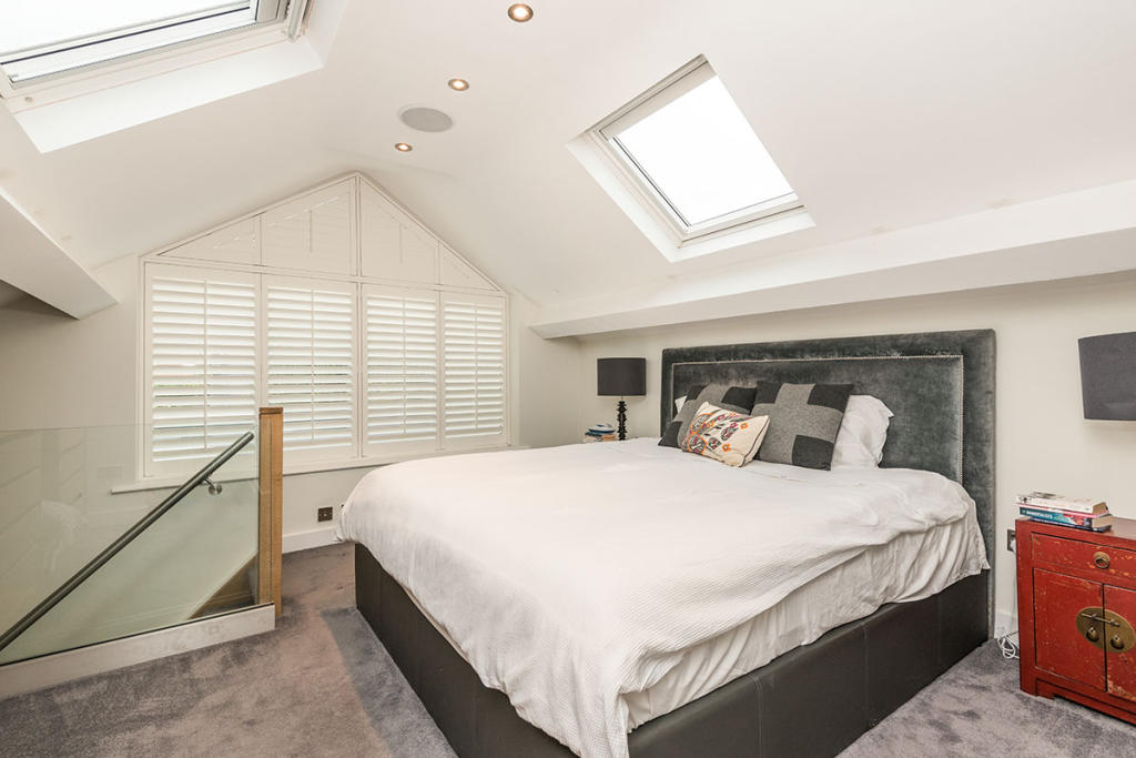 4 bedroom detached house for sale in Queens Drive, Ossett, West