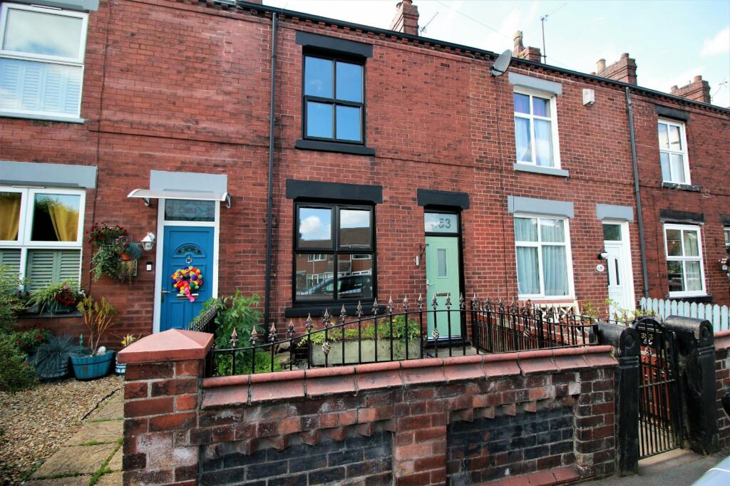 2 bedroom terraced house for sale in Garswood Road, Ashtonin