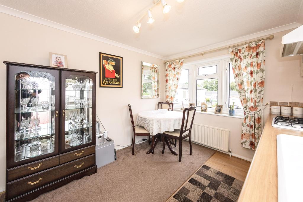 2 bedroom detached house for sale in Ashtree Way, Knottingley, West