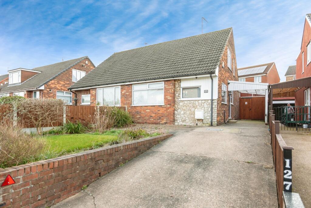 2 bedroom bungalow for sale in Spittal Hardwick Lane, Pontefract, West Yorkshire, WF8