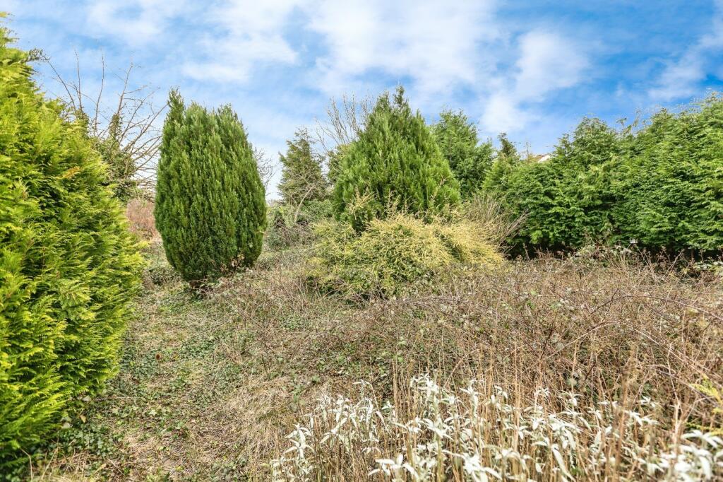 4 bedroom detached house for sale in Featherstone Lane, Featherstone