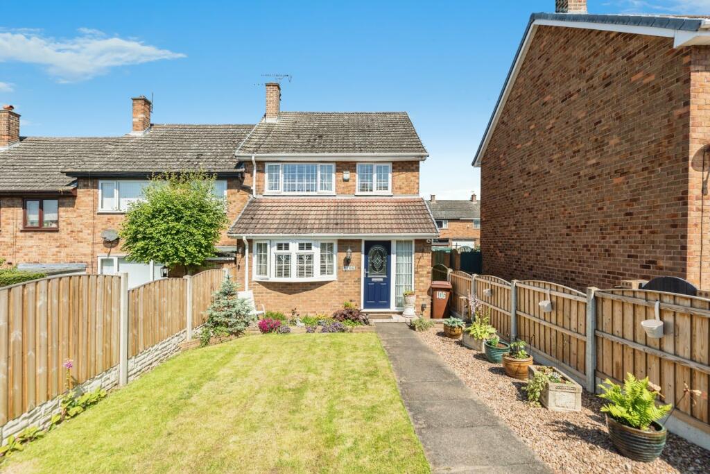 3 bedroom end of terrace house for sale in Simpsons Lane, Knottingley