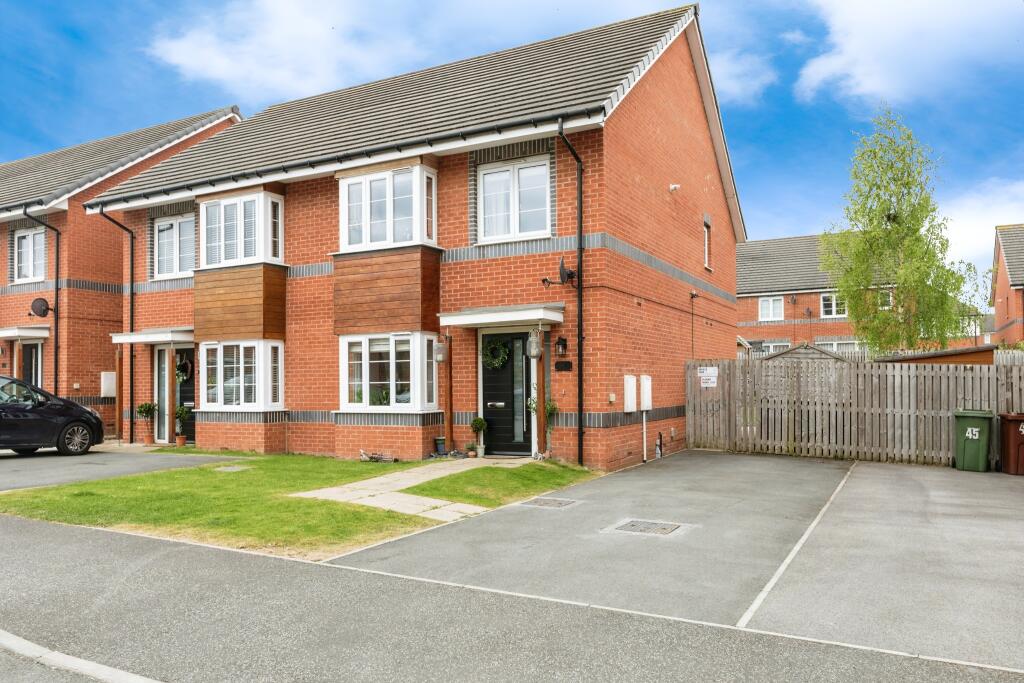 Main image of property: Conqueror Way, Pontefract, West Yorkshire, WF8