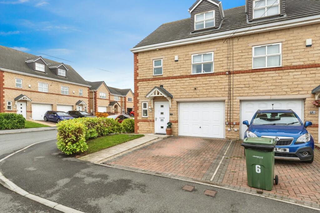 Main image of property: Hawthorn Way, Pontefract, West Yorkshire, WF8