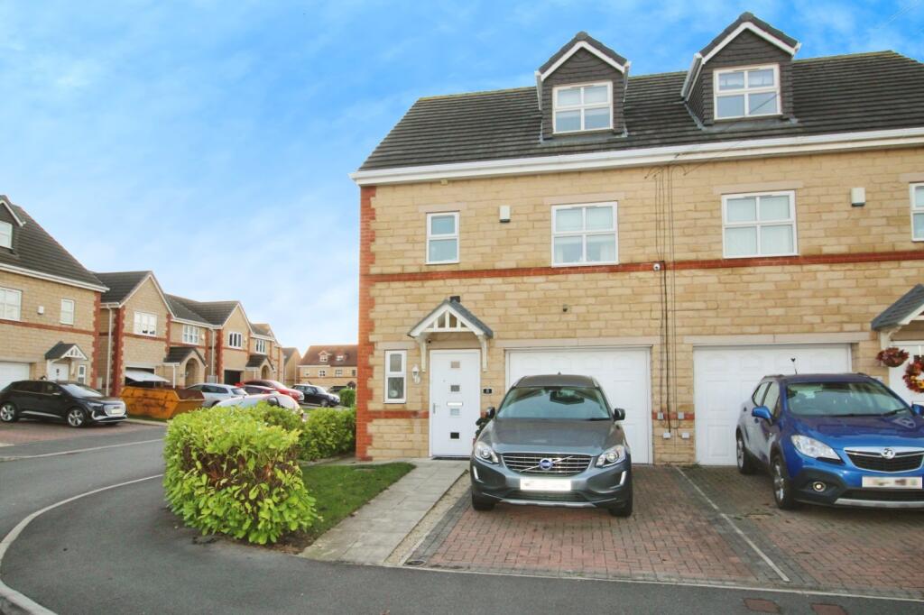 Main image of property: Hawthorn Way, Pontefract, West Yorkshire, WF8